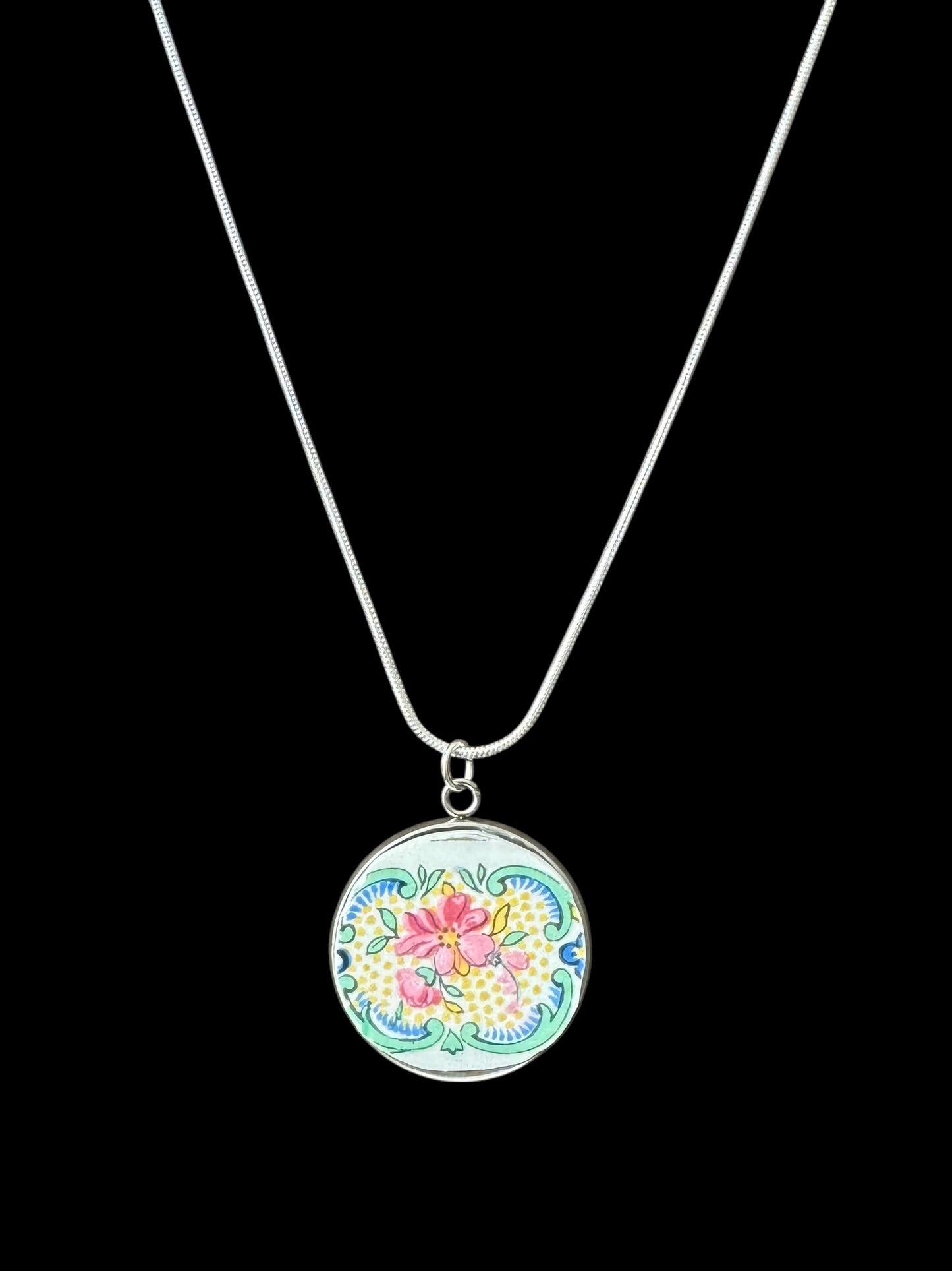Vintage China Pendant/Necklace