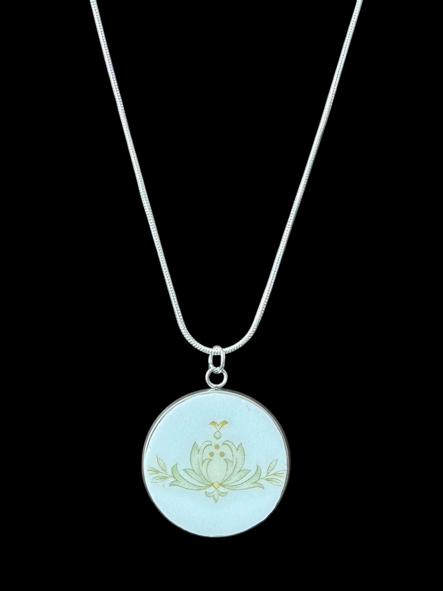 Vintage China Pendant/Necklace