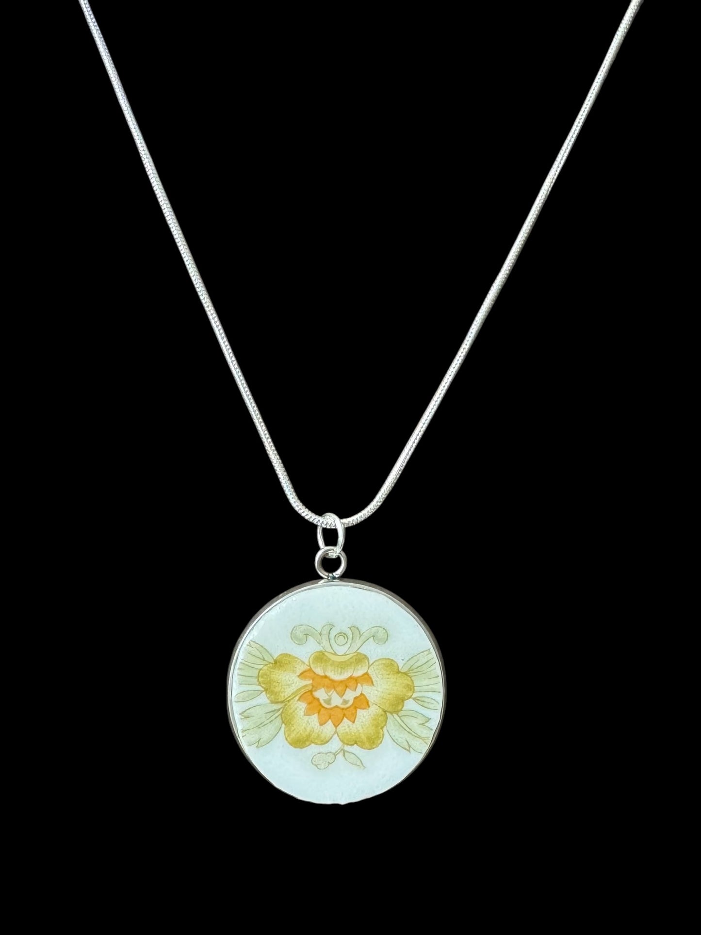 Vintage China Pendant/Necklace
