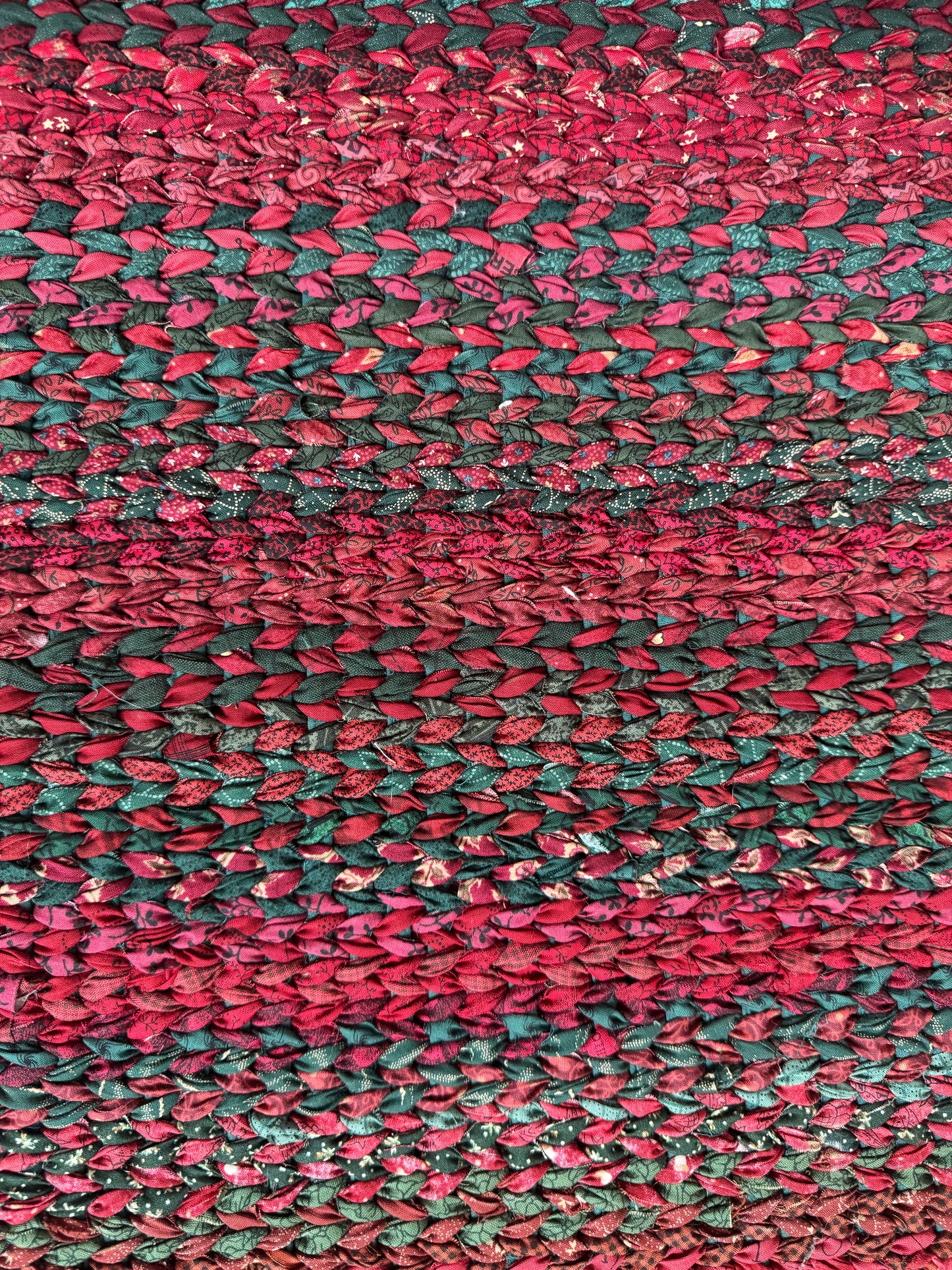 Cranberry Evergreen: Runner