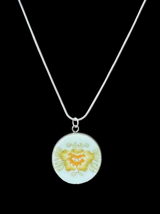 Vintage China Pendant/Necklace